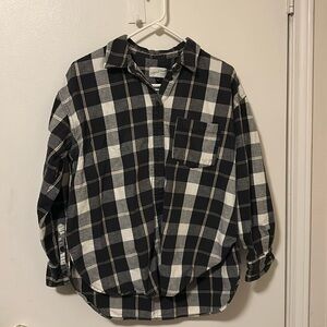 Universal Threads Black Plaid Oversized Women’s Longsleeve Medium Canvas